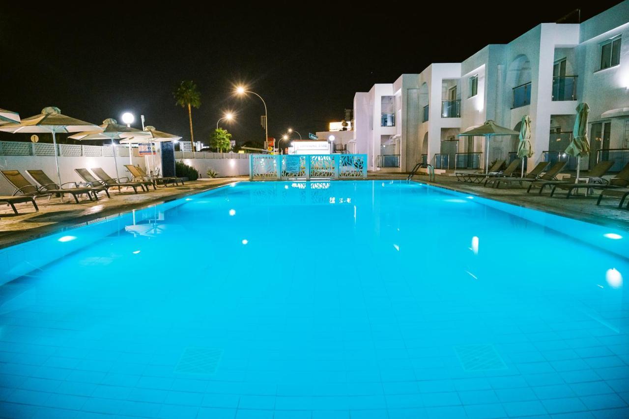 Kaos Hotel Apartments Ayia Napa Bagian luar foto